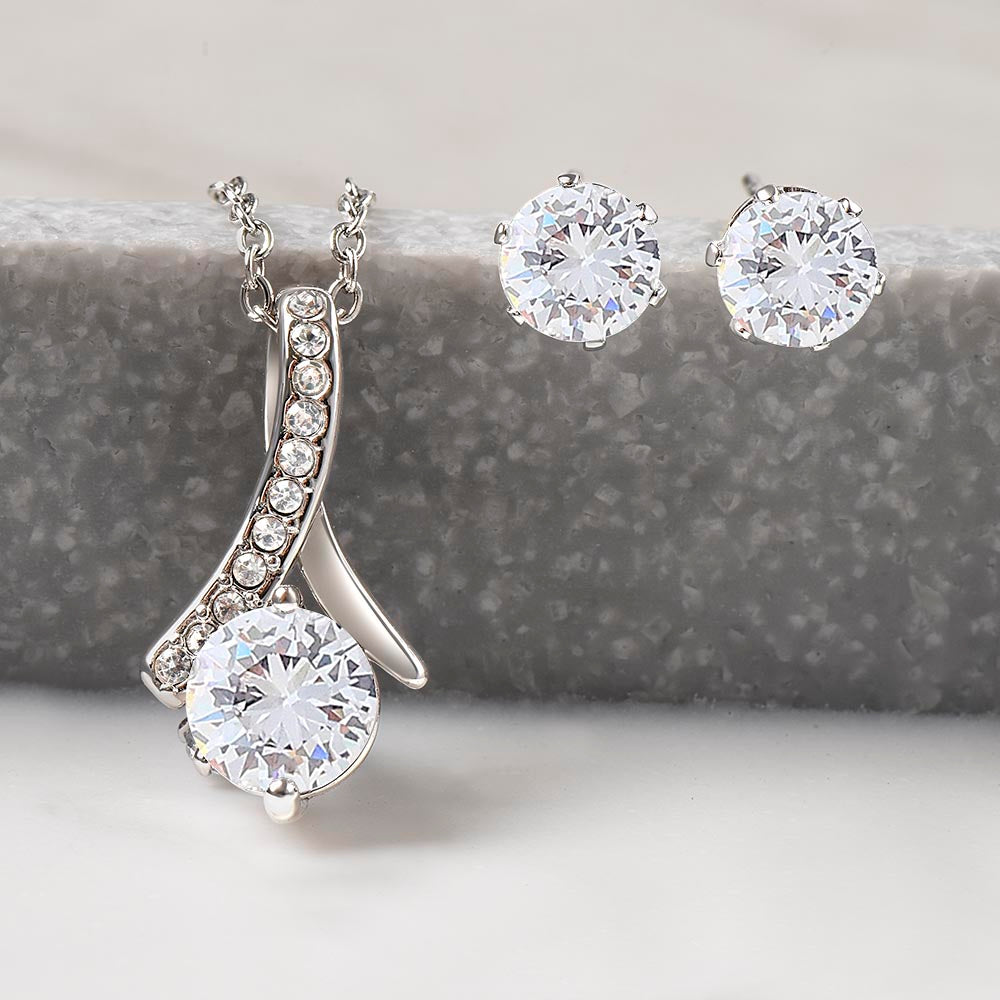 Alluring Beauty Necklace and Cubic Zirconia Earring