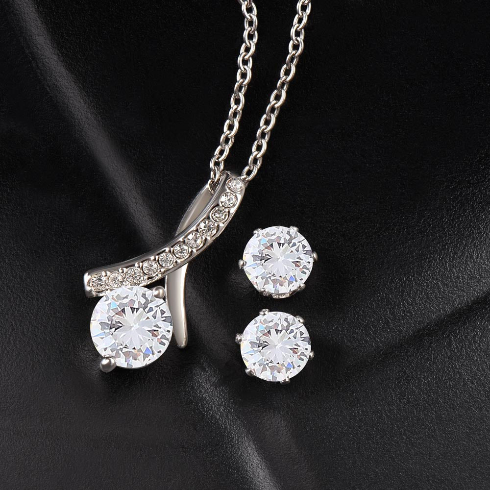 Alluring Beauty Necklace and Cubic Zirconia Earring